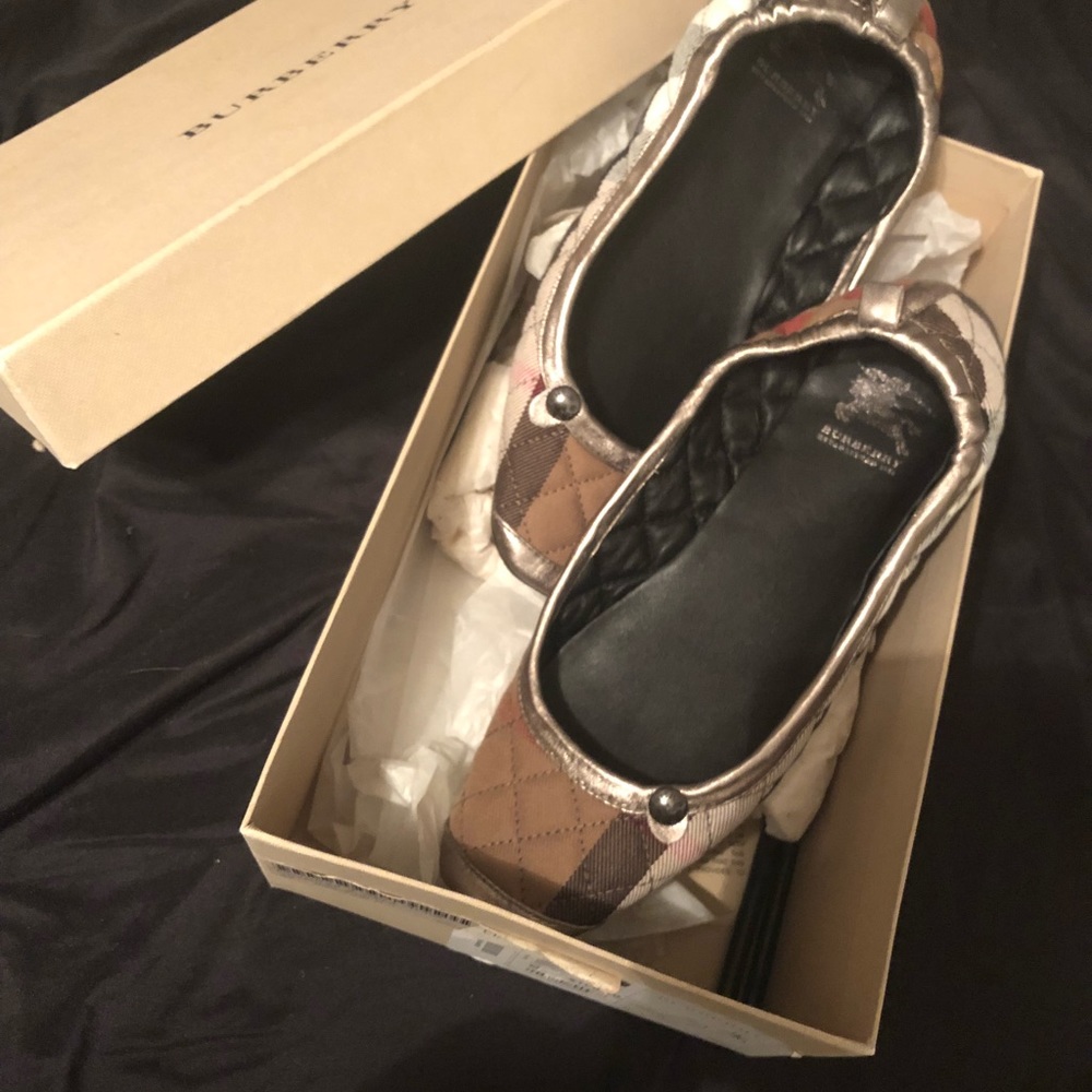 Burberry flats